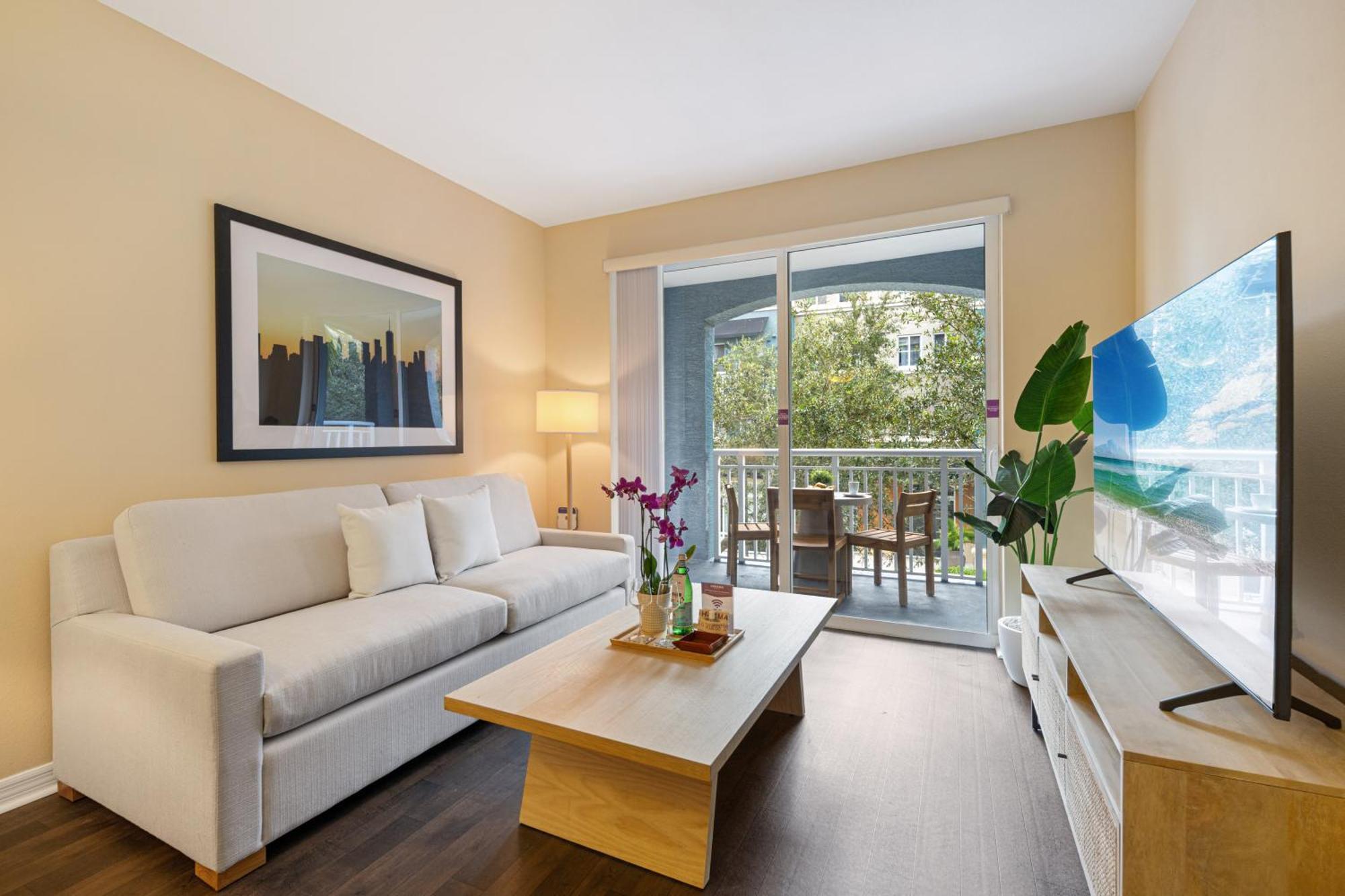 Dharma Home Suites South Miami At Red Road Commons Экстерьер фото